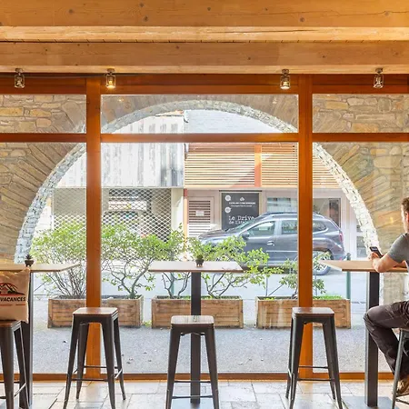 De 8 Personnes Avec Piscine Et Sauna, Centre-ville - Fr-1-296-405 سانت لاري سولون