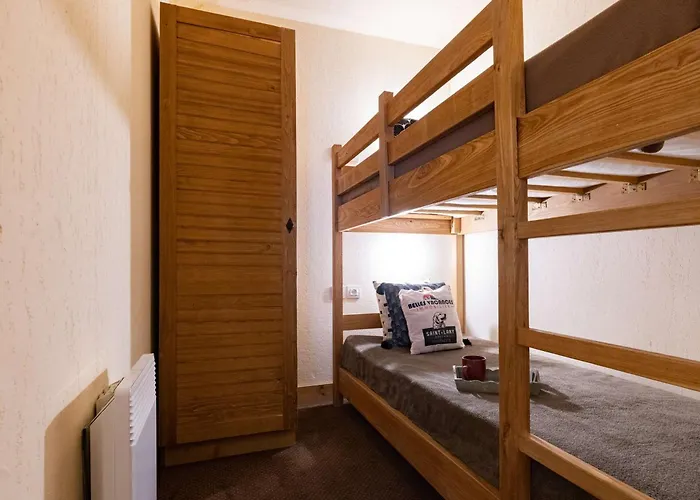 De 8 Personnes Avec Piscine Et Sauna, Centre-ville - Fr-1-296-405 Saint-Lary-Soulan