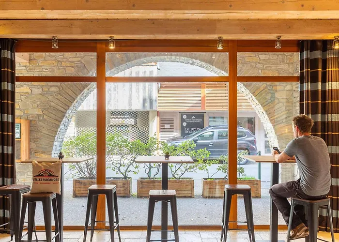 De 8 Personnes Avec Piscine Et Sauna, Centre-ville - Fr-1-296-405 Apartment Saint-Lary-Soulan