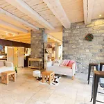 De 8 Personnes Avec Piscine Et Sauna, Centre-ville - Fr-1-296-405 *