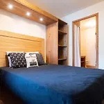 De 8 Personnes Avec Piscine Et Sauna, Centre-ville - Fr-1-296-405 *