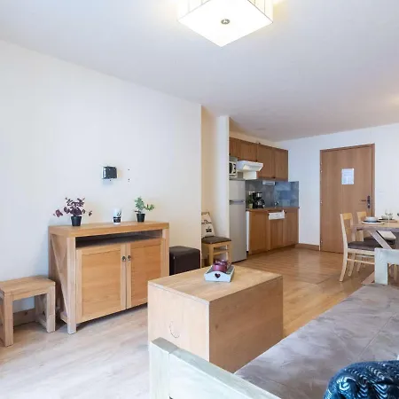 Appartamento De 8 Personnes Avec Piscine Et Sauna, Centre-ville - Fr-1-296-405