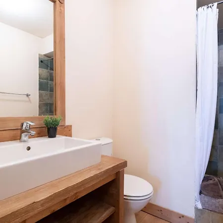 De 8 Personnes Avec Piscine Et Sauna, Centre-ville - Fr-1-296-405 Saint-Lary-Soulan