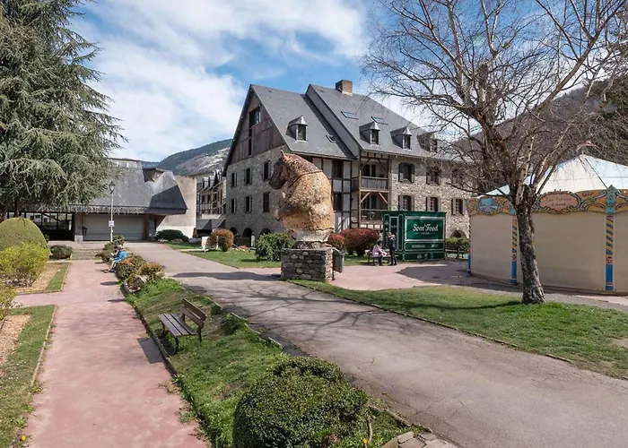 Apartament De 8 Personnes Avec Piscine Et Sauna, Centre-ville - Fr-1-296-405 Saint-Lary-Soulan